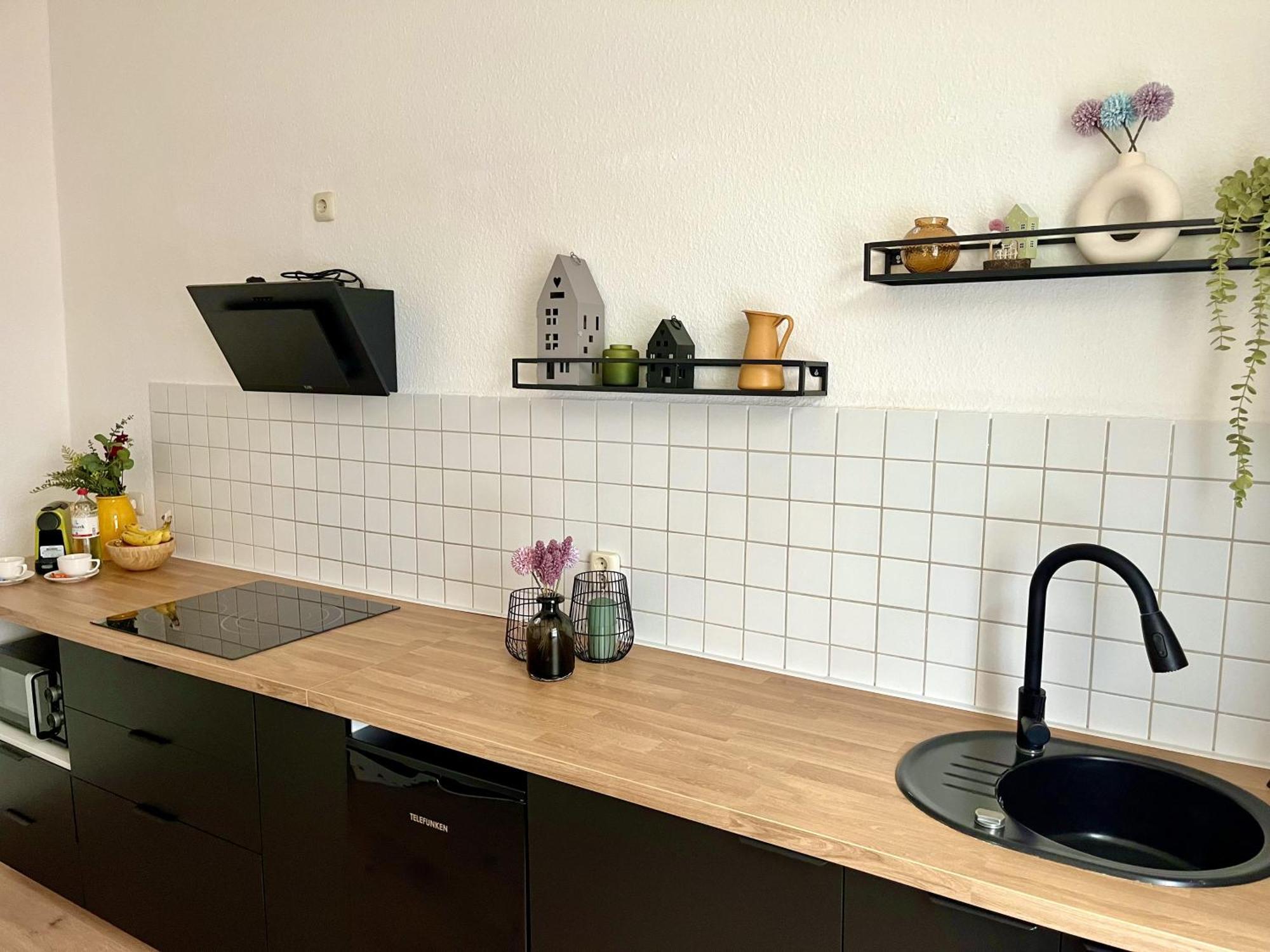 Endless: Studio Mit Netflix + Workstation Im Zentrum 슈베린 외부 사진