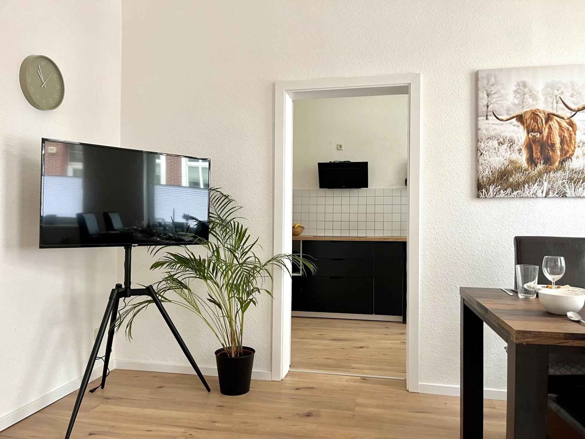 Endless: Studio Mit Netflix + Workstation Im Zentrum 슈베린 외부 사진